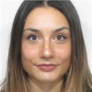 Diplomata al Liceo classico, Laurea Triennale in Psicologia, attualmente laureanda in Magistrale